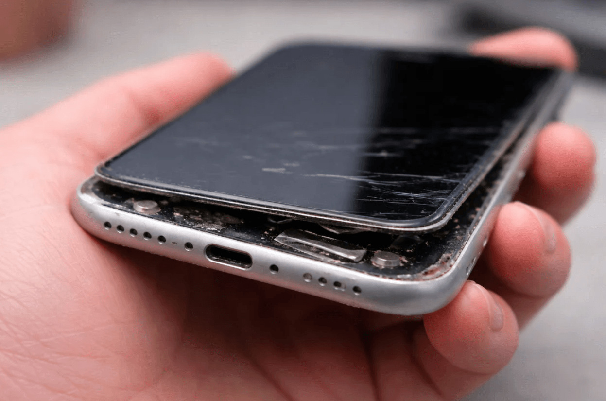 Top Signs You Need Professional iPhone Repair Before It Gets Worse